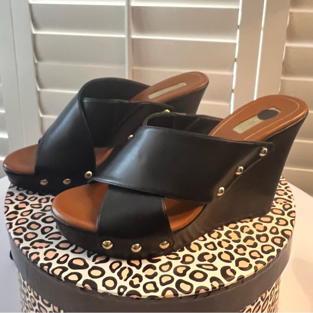 Jessica Simpson- Jozie Black platform Wedge Sandals